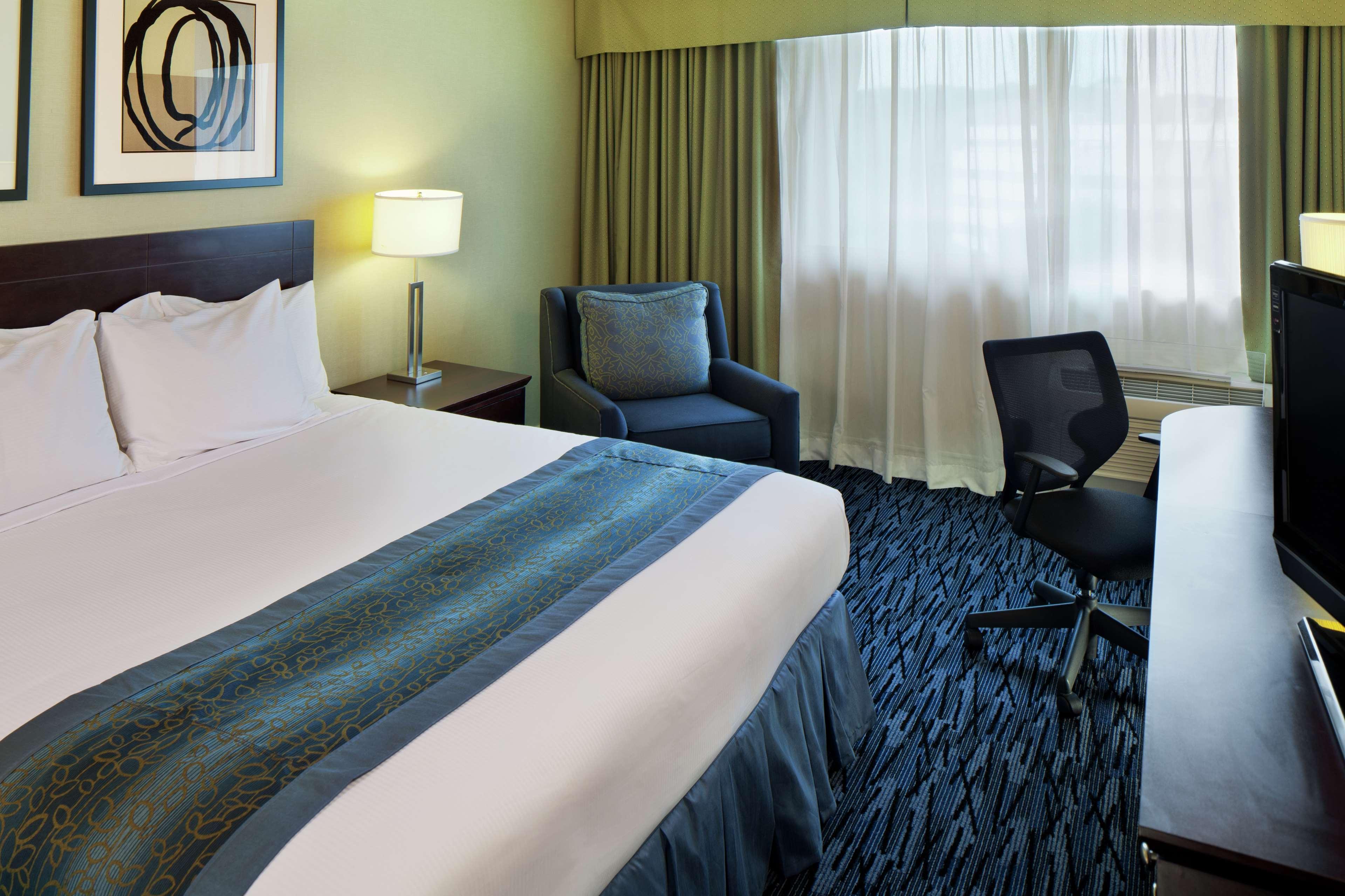 Doubletree By Hilton Norwalk Hotel Bilik gambar