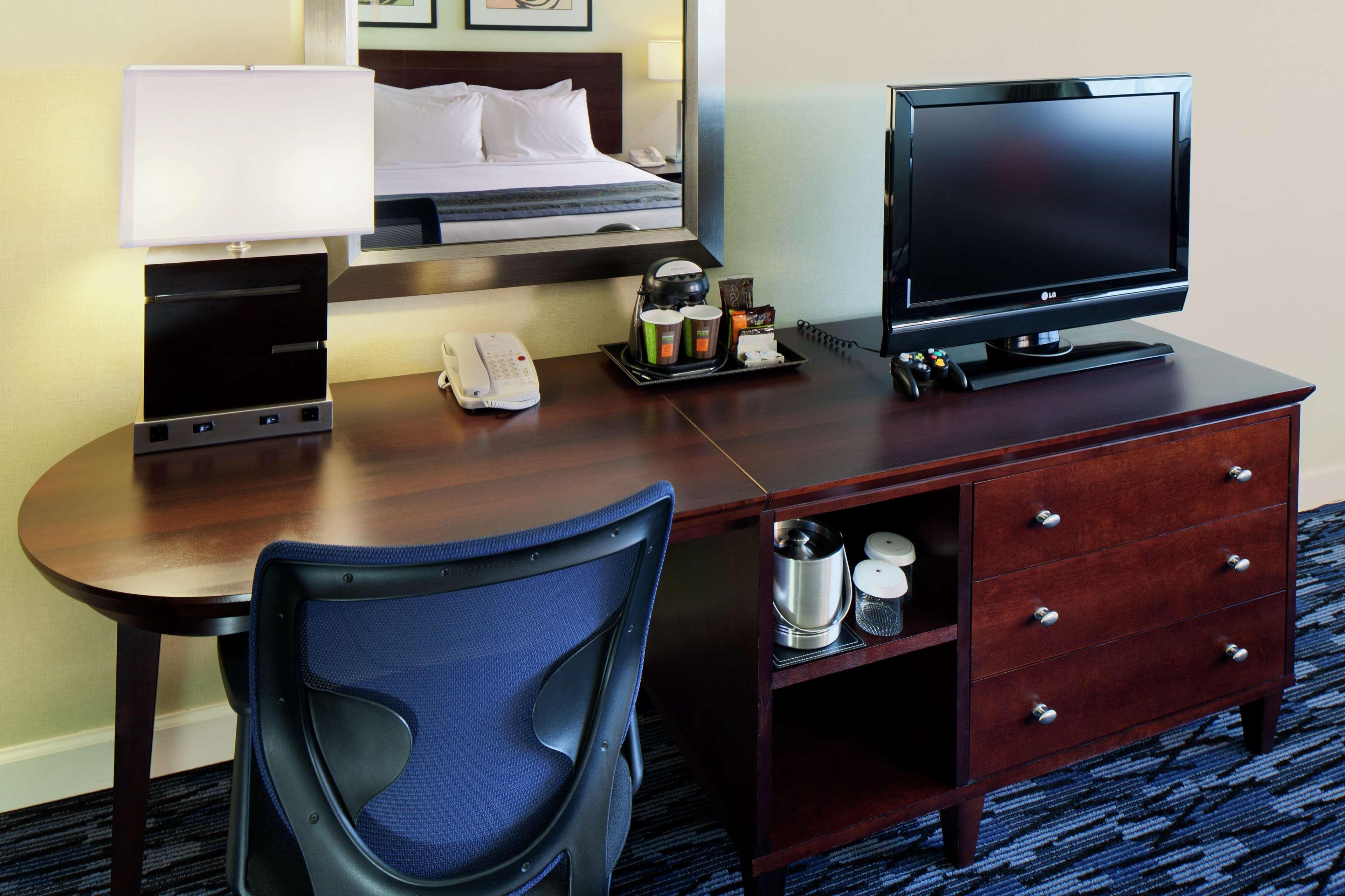 Doubletree By Hilton Norwalk Hotel Bilik gambar