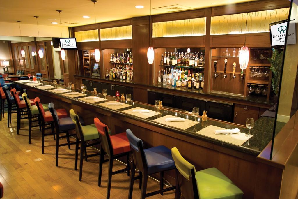 Doubletree By Hilton Norwalk Hotel Restoran gambar